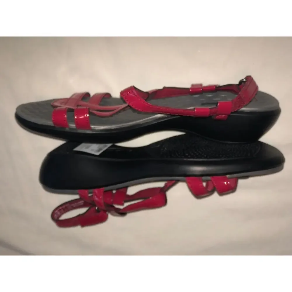 Clarks Collection Sandals Size 7 Red Patent Sonar Aster T Strap Shoes Summer